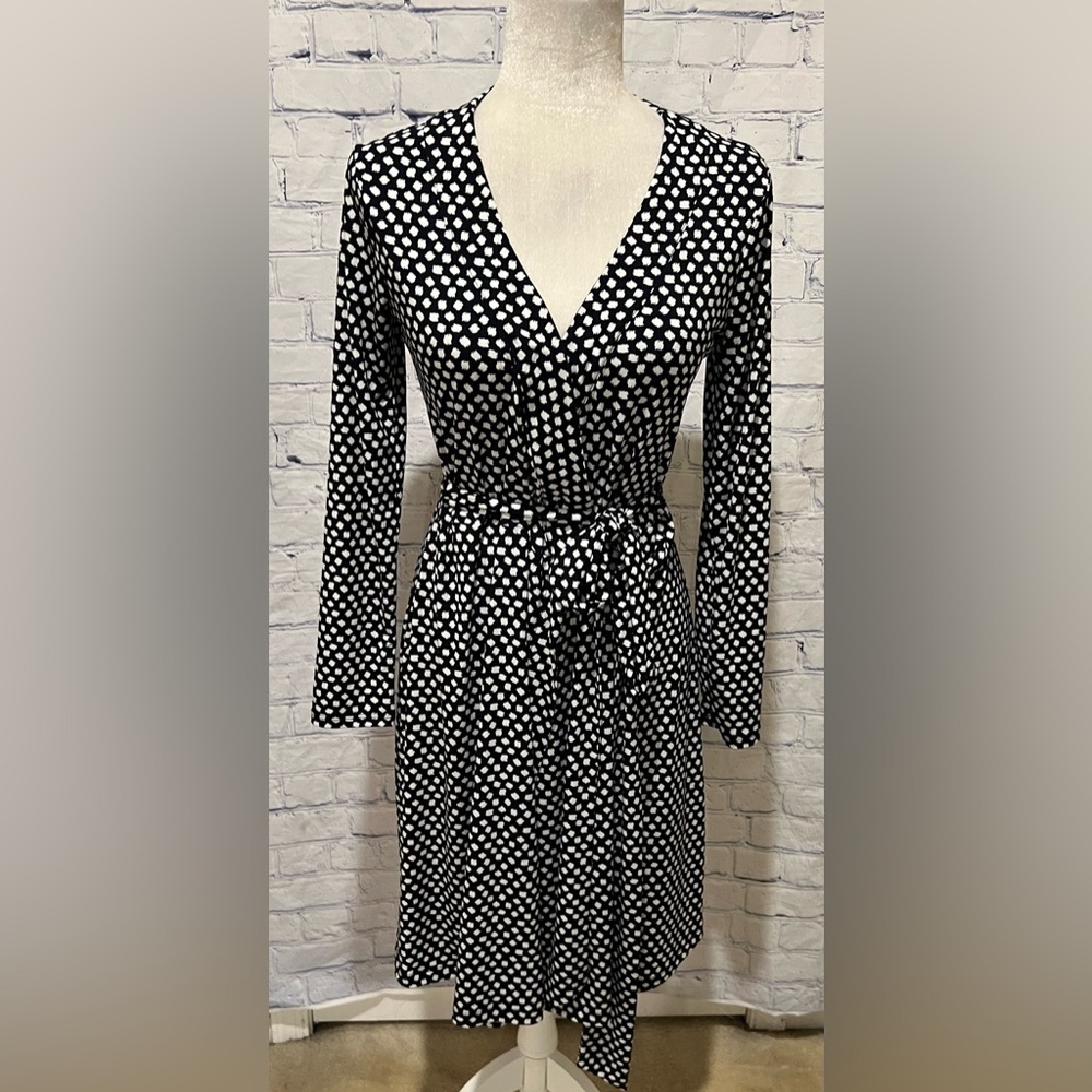 Banana Republic Women’s Long Sleeve Wrap Dress in Navy & White Dots Size Small
